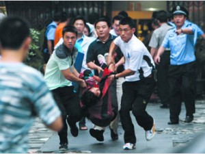 太平门高中女生网恋血案抢救现场