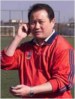 足坛名宿陈亦明