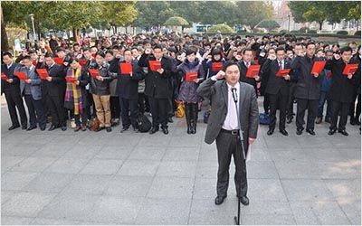 南京市新执业律师在首个宪法日集中宣誓